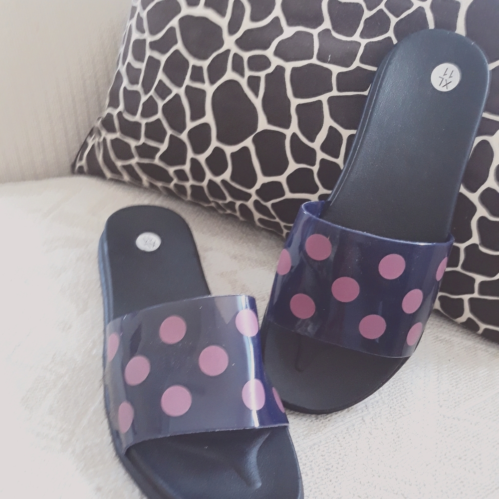 Womens slides